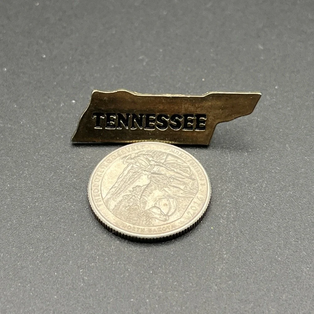 Tennessee State Outline Gold Tone Lapel Hat Pin‎
